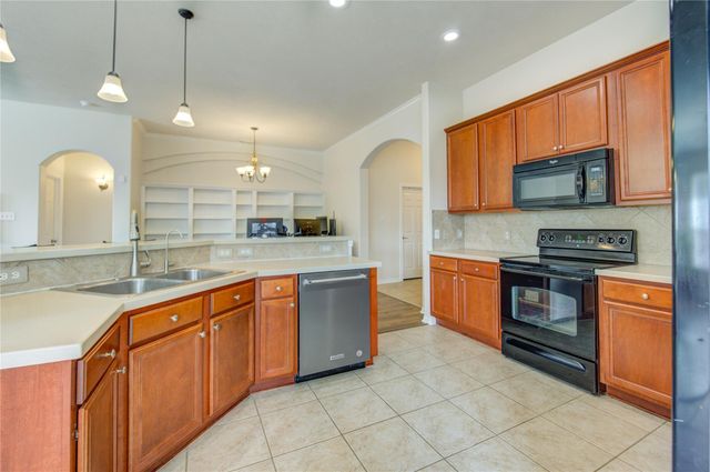 7114 Sundance Meadows Lane, Richmond, TX 77407