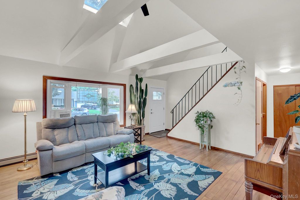 5 Madsen Lane, East Northport, NY 11731 — photo 4