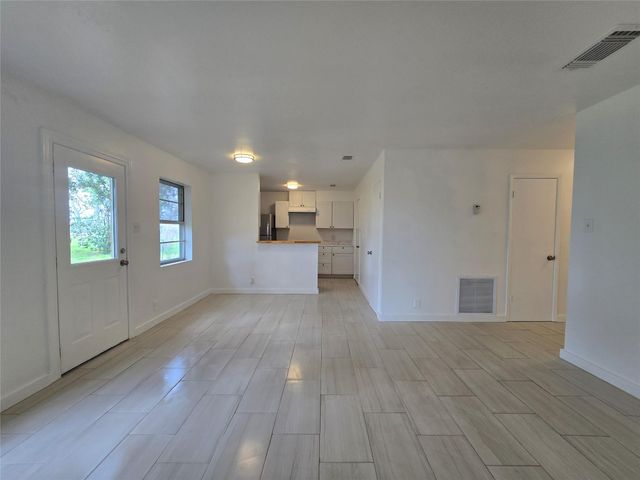 434 Long Street, West Columbia, TX 77486