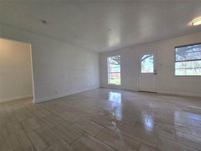 434 Long Street, West Columbia, TX 77486