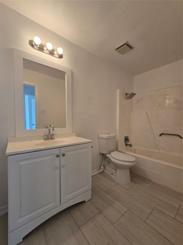 434 Long Street, West Columbia, TX 77486