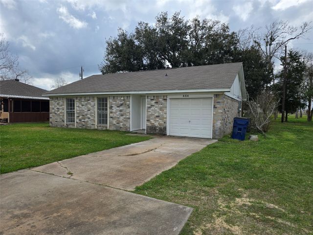 434 Long Street, West Columbia, TX 77486