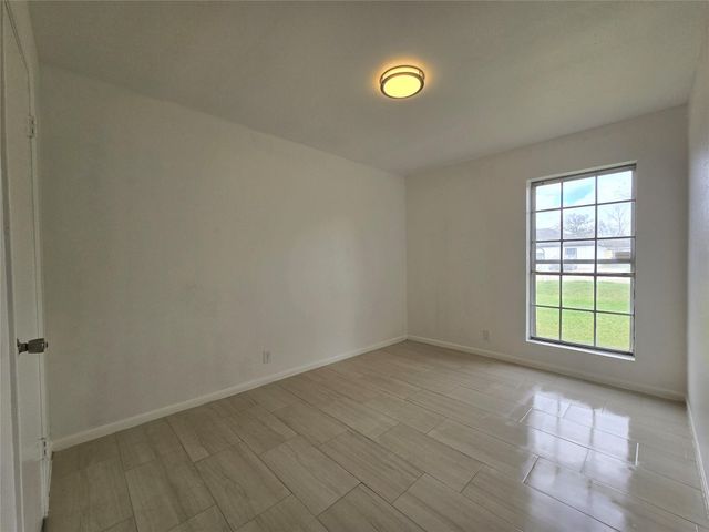 434 Long Street, West Columbia, TX 77486