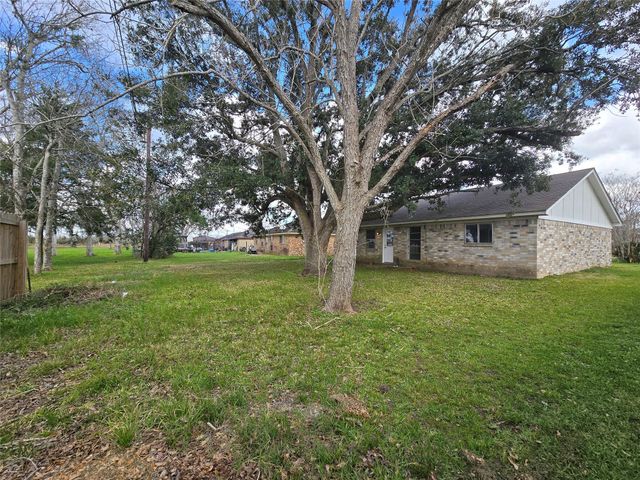 434 Long Street, West Columbia, TX 77486