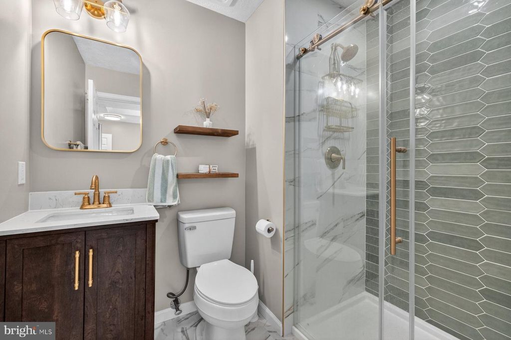 Image 22 of property listing at 4813 ASHFORD PL, Upper Marlboro, MD 20772