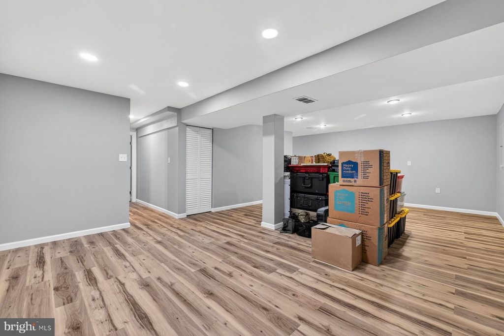 Image 31 of property listing at 4813 ASHFORD PL, Upper Marlboro, MD 20772