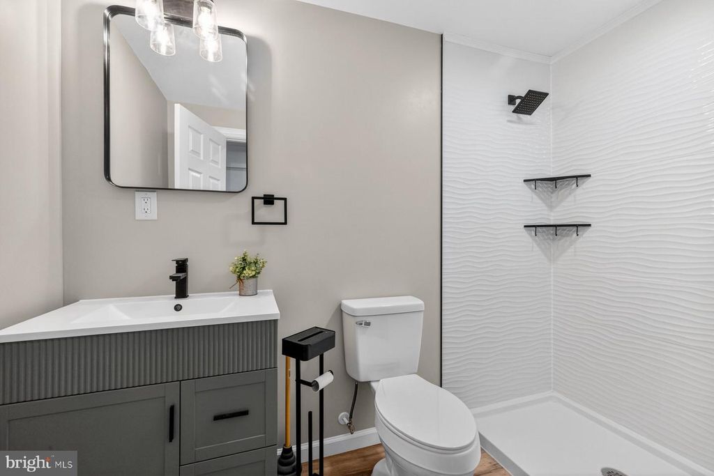 Image 34 of property listing at 4813 ASHFORD PL, Upper Marlboro, MD 20772