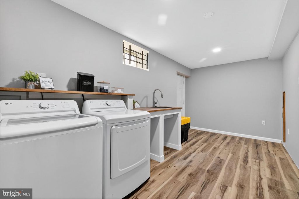 Image 36 of property listing at 4813 ASHFORD PL, Upper Marlboro, MD 20772