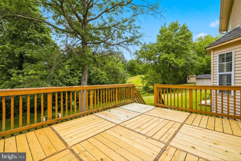 Image 37 of property listing at 4813 ASHFORD PL, Upper Marlboro, MD 20772