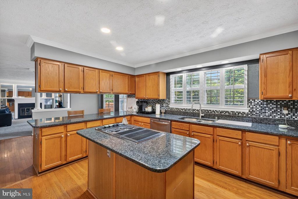 Image 4 of property listing at 4813 ASHFORD PL, Upper Marlboro, MD 20772