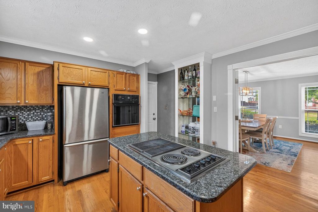 Image 5 of property listing at 4813 ASHFORD PL, Upper Marlboro, MD 20772