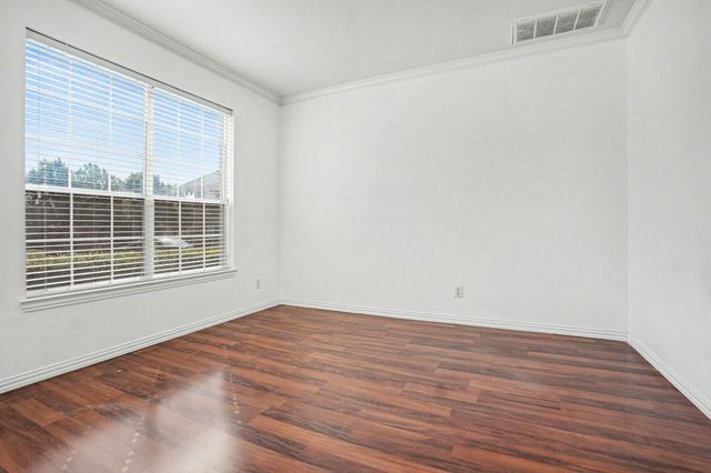 3023 Riverwood Lane, Grand Prairie, TX 75052