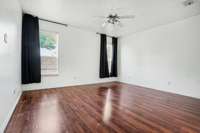 3023 Riverwood Lane, Grand Prairie, TX 75052