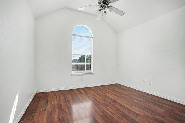 3023 Riverwood Lane, Grand Prairie, TX 75052