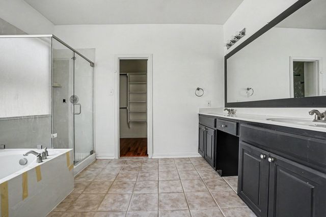 3023 Riverwood Lane, Grand Prairie, TX 75052