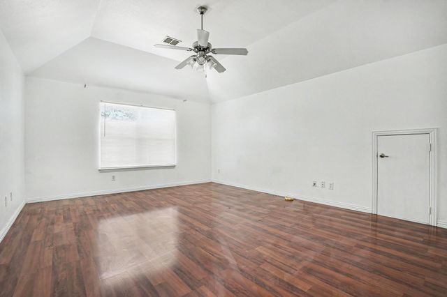 3023 Riverwood Lane, Grand Prairie, TX 75052