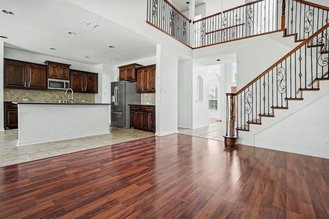 3023 Riverwood Lane, Grand Prairie, TX 75052