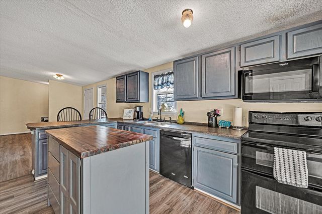 708 Mountain Meadow DR, Vinton, VA 24179