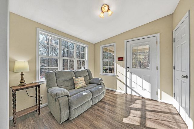 708 Mountain Meadow DR, Vinton, VA 24179