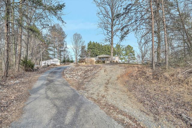 708 Mountain Meadow DR, Vinton, VA 24179