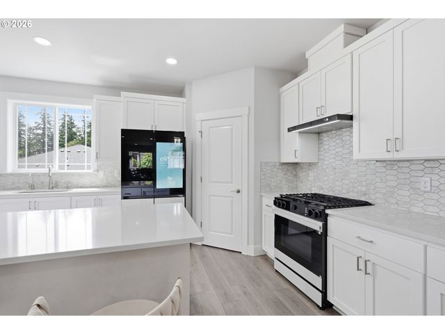 16834 Sw BEEMER Ln, Portland, OR 97224