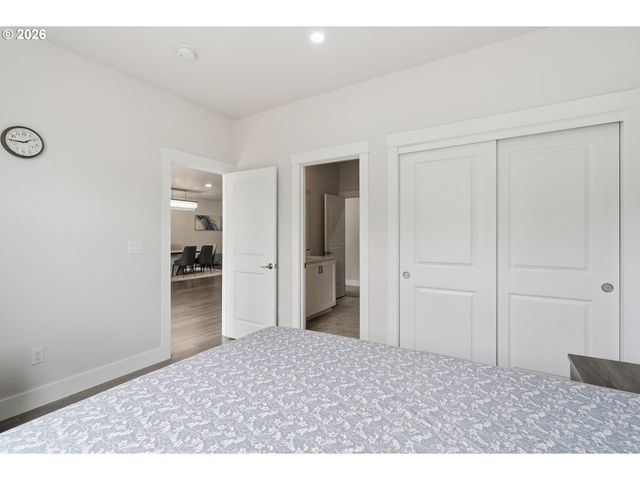 16834 Sw BEEMER Ln, Portland, OR 97224