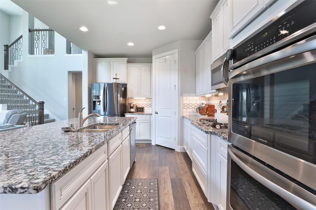 2810 Bluesage Bluff Drive, Richmond, TX 77406