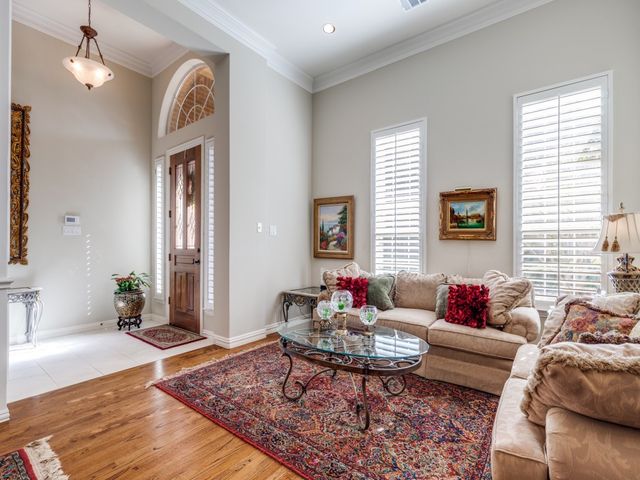 5217 Tennington Park, Dallas, TX 75287