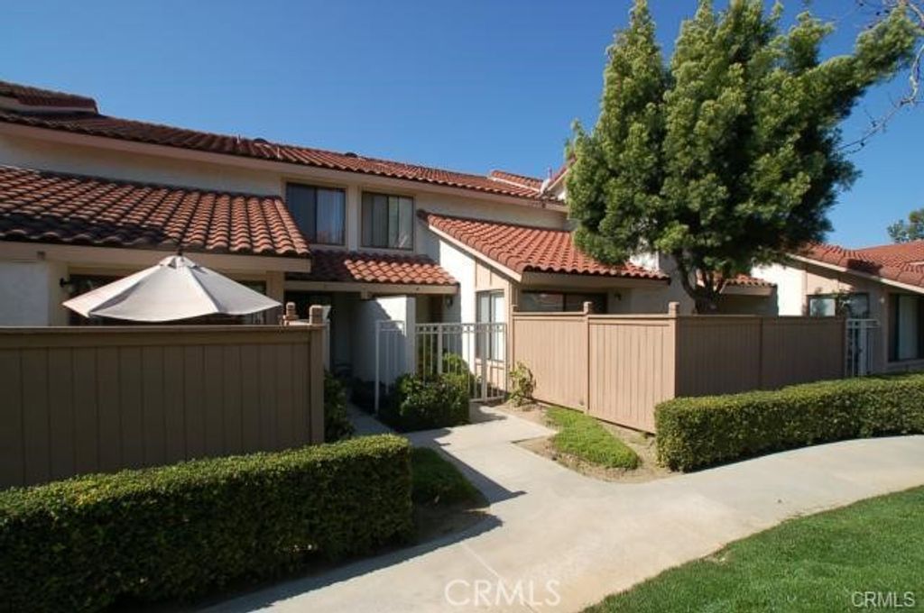 Image 1 of property listing at 1320 Albariza 6, Diamond Bar, CA 91765