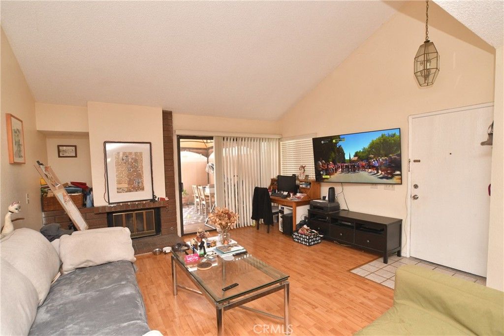 Image 3 of property listing at 1320 Albariza 6, Diamond Bar, CA 91765