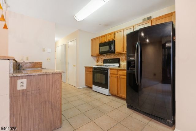 415 Plymouth Rd, North Brunswick Twp., NJ 08902