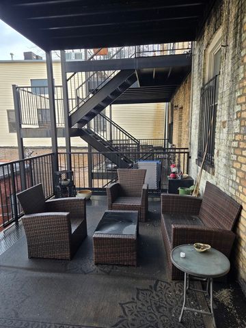 3707 N Southport Avenue 2, Chicago, IL 60613