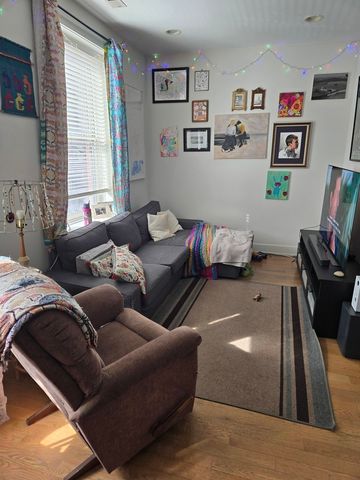 3707 N Southport Avenue 2, Chicago, IL 60613