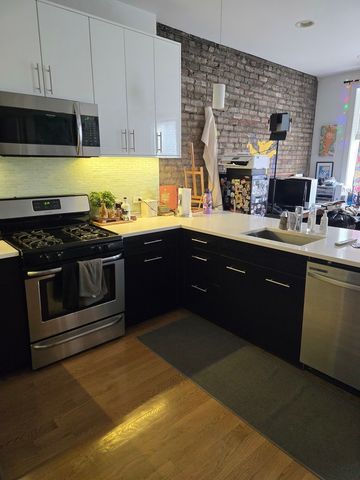 3707 N Southport Avenue 2, Chicago, IL 60613