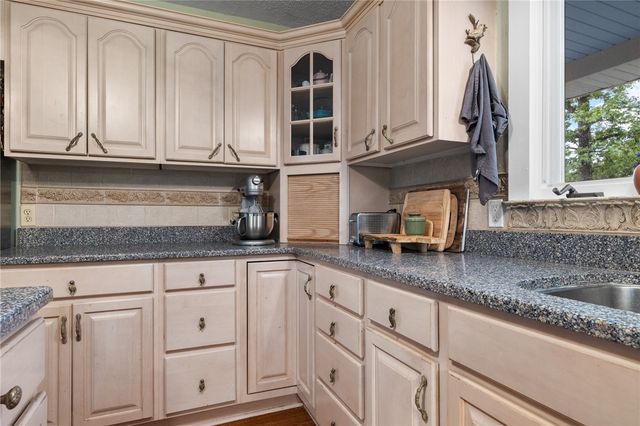 10052 HWY 206, Harrison, AR 72601