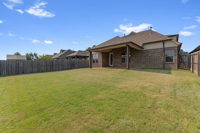 90 Willow Springs Ln, Oakland, TN 38060
