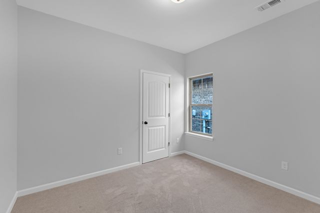 90 Willow Springs Ln, Oakland, TN 38060