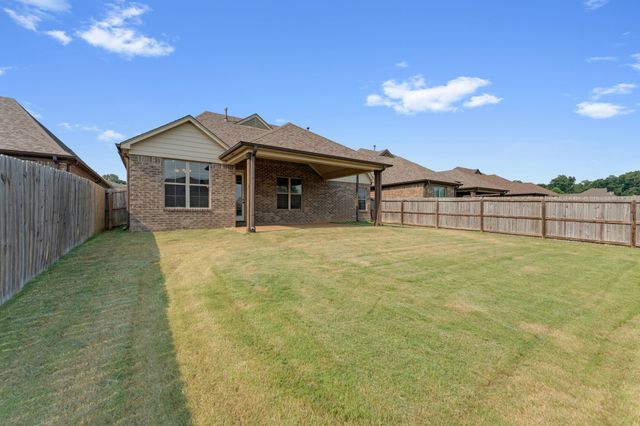 90 Willow Springs Ln, Oakland, TN 38060