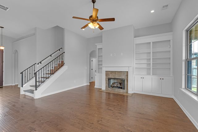 90 Willow Springs Ln, Oakland, TN 38060