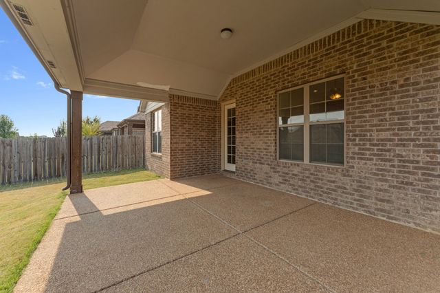 90 Willow Springs Ln, Oakland, TN 38060
