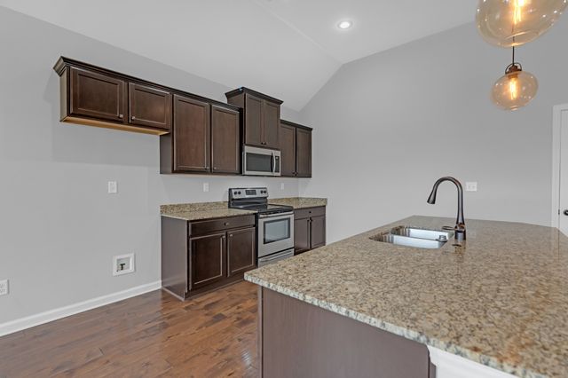 90 Willow Springs Ln, Oakland, TN 38060