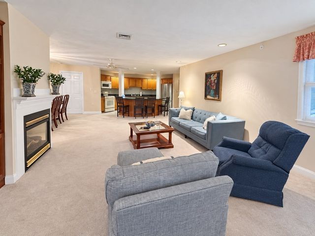 6 Technology Dr 133, Chelmsford, MA 01863
