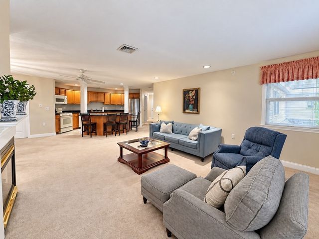 6 Technology Dr 133, Chelmsford, MA 01863