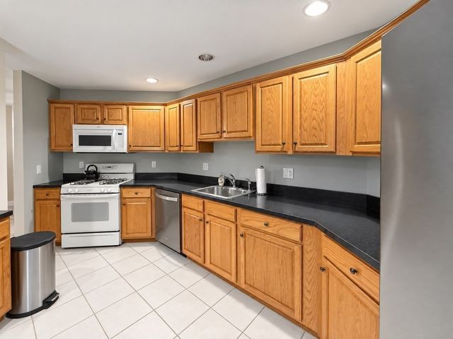 6 Technology Dr 133, Chelmsford, MA 01863