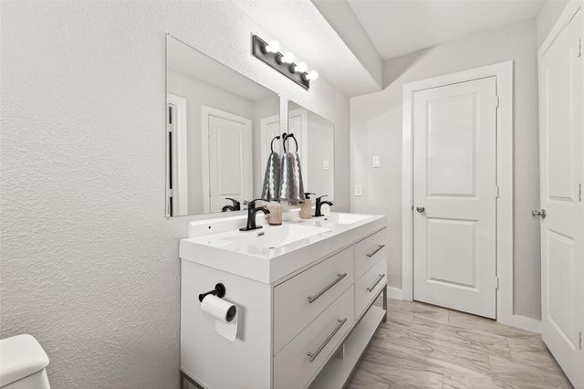 9110 Vickijohn Drive, Houston, TX 77031