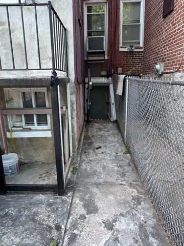2545 ROBB ST, Baltimore, MD 21218