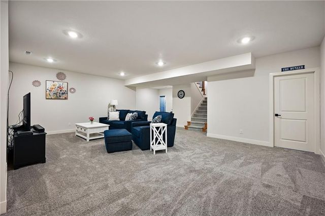 1845 Falcon Court, Kearney, MO 64060