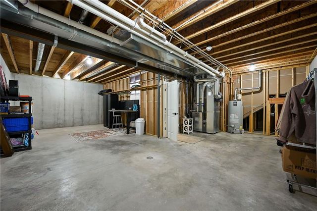 1845 Falcon Court, Kearney, MO 64060