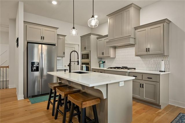 1845 Falcon Court, Kearney, MO 64060