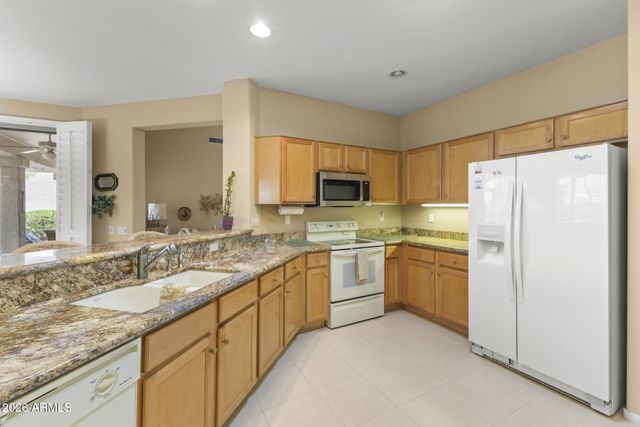 15912 W CLEAR CANYON Drive, Surprise, AZ 85374
